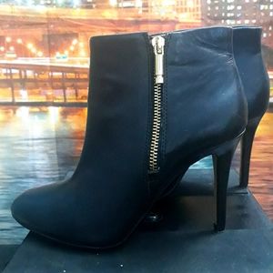 Banana Republic Tessah Booties sz. 7
